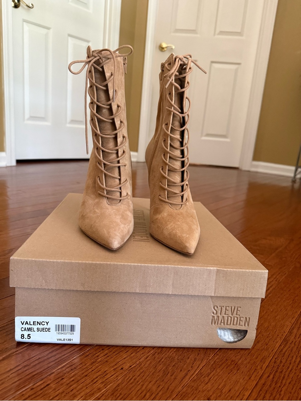 Steve Madden Lace-Up Pointed Toe Ankle Boots in Camel